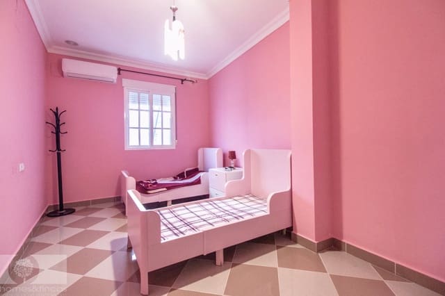 3 bedroom Townhouse for sale in Lepe - € 210,000 (Ref: 9447420)