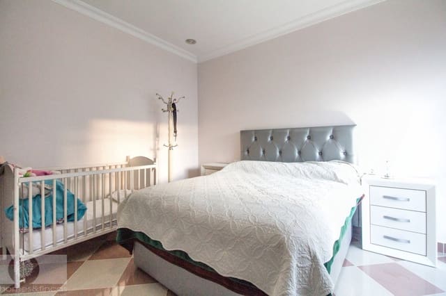 3 bedroom Townhouse for sale in Lepe - € 210,000 (Ref: 9447420)