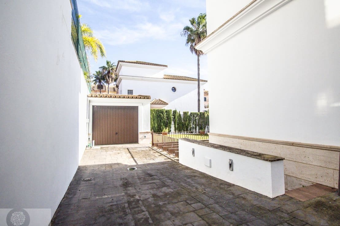 5 chambre Villa/Maison à vendre à Lepe avec piscine - 630 000 € (Ref: 9538791)