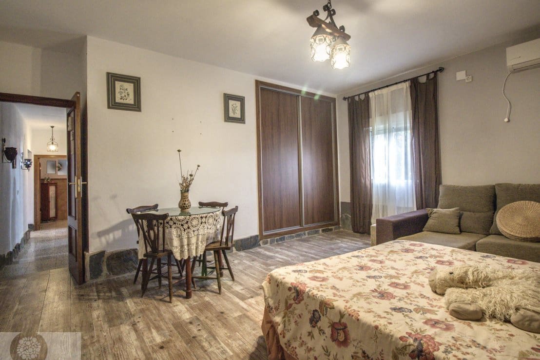 4 bedroom Finca/Country House for sale in Gibraleon - € 258,990 (Ref: 9542467)