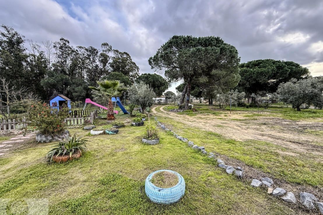 4 bedroom Finca/Country House for sale in Gibraleon - € 258,990 (Ref: 9542467)