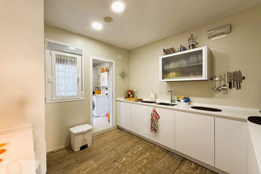 3 makuuhuone Huoneisto myytävänä paikassa Lepe - 204 000 € (Ref: 9679270)