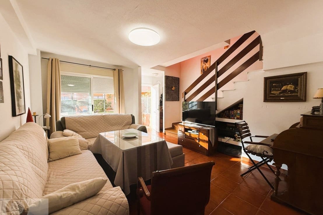 3 bedroom Terraced Villa for sale in Lepe - € 195,000 (Ref: 9679271)