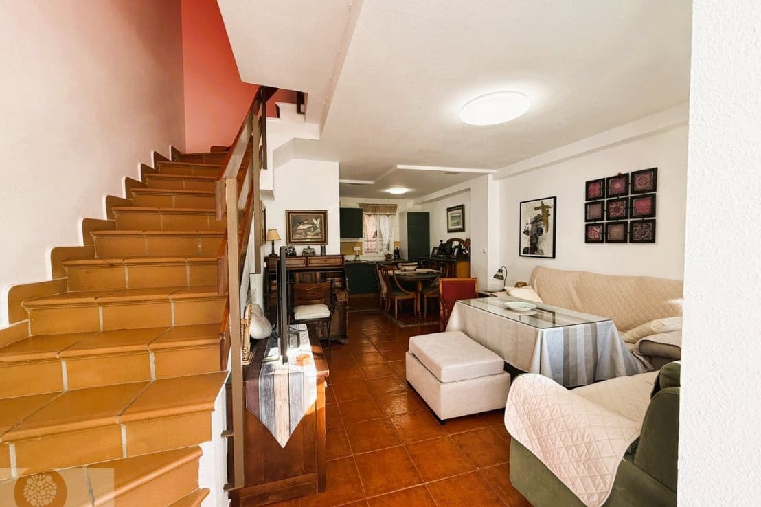 3 bedroom Terraced Villa for sale in Lepe - € 195,000 (Ref: 9679271)