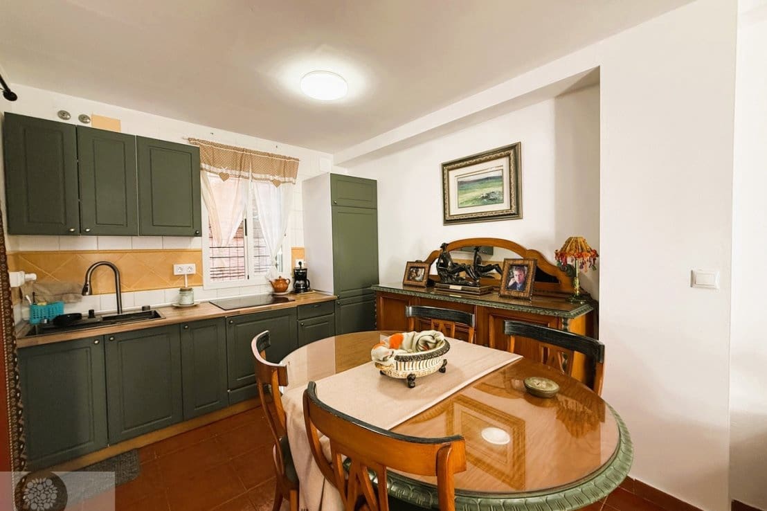 3 bedroom Terraced Villa for sale in Lepe - € 195,000 (Ref: 9679271)