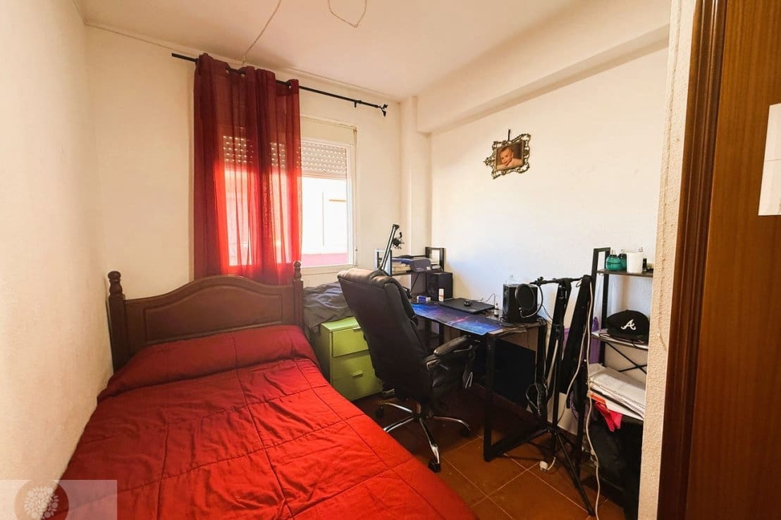 3 bedroom Terraced Villa for sale in Lepe - € 195,000 (Ref: 9679271)