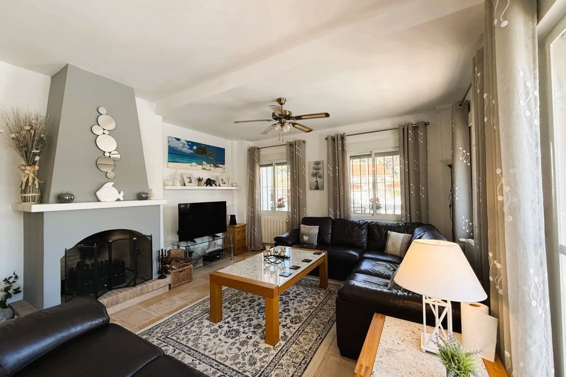 5 bedroom Villa for sale in Isla Cristina with pool - € 549,000 (Ref: 9714167)