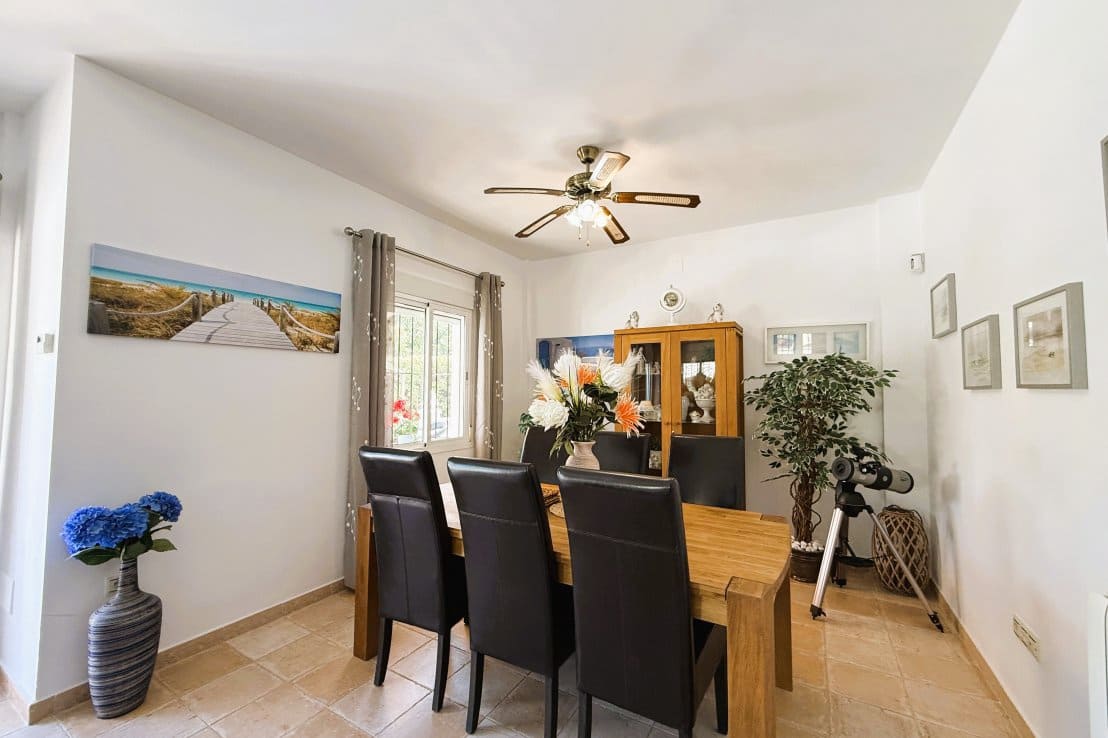 5 bedroom Villa for sale in Isla Cristina with pool - € 549,000 (Ref: 9714167)