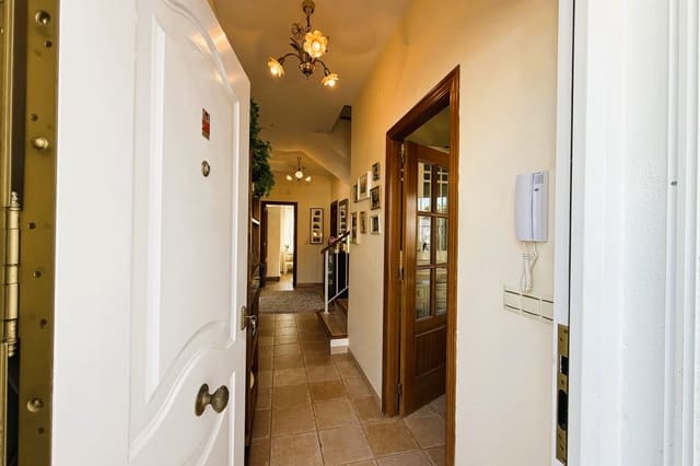 5 soverom Villa til salgs i Isla Cristina med svømmebasseng - € 549 000 (Ref: 9714167)