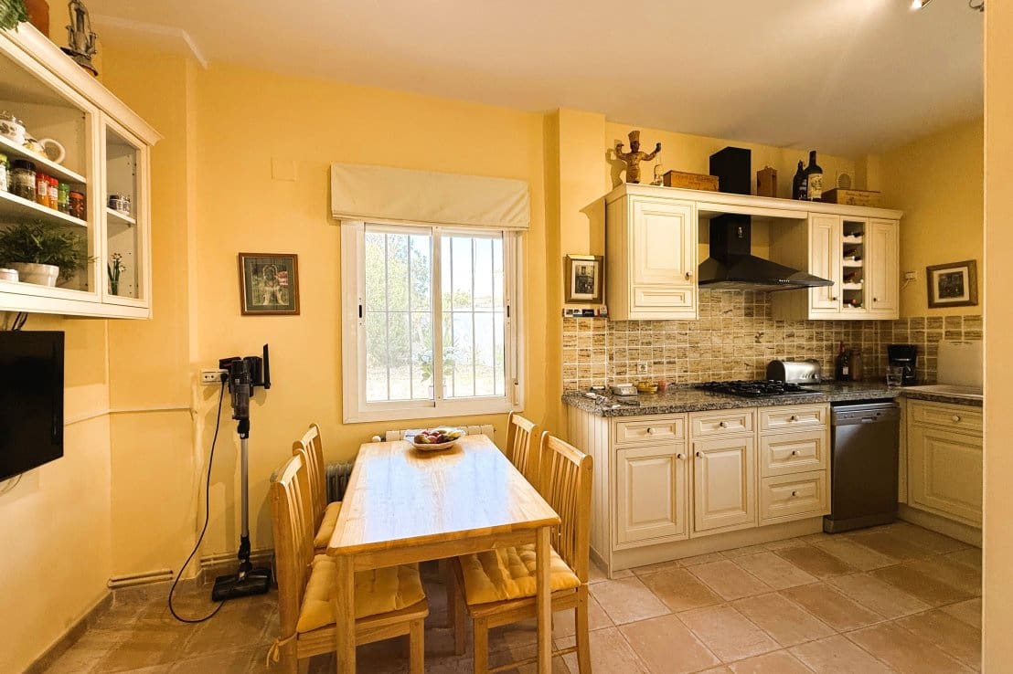 5 bedroom Villa for sale in Isla Cristina with pool - € 549,000 (Ref: 9714167)