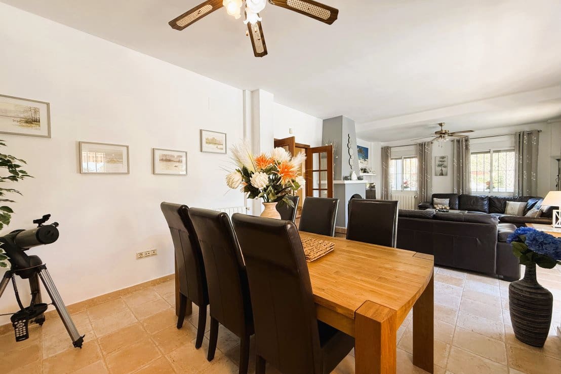 5 bedroom Villa for sale in Isla Cristina with pool - € 549,000 (Ref: 9714167)