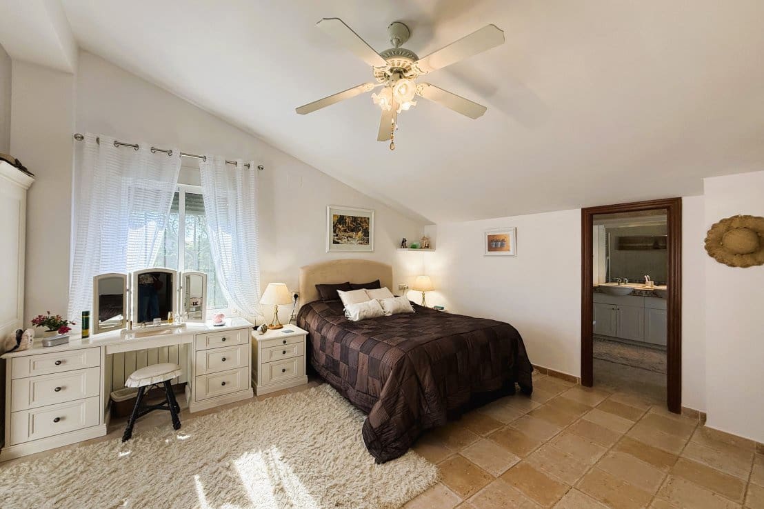 5 bedroom Villa for sale in Isla Cristina with pool - € 549,000 (Ref: 9714167)