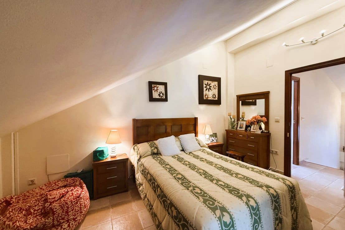 5 bedroom Villa for sale in Isla Cristina with pool - € 549,000 (Ref: 9714167)