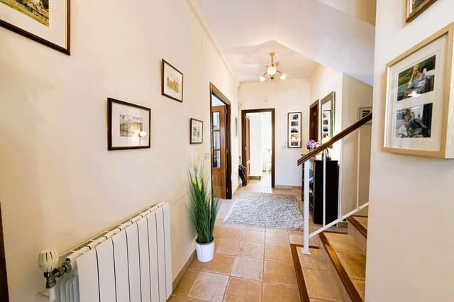 5 soverom Villa til salgs i Isla Cristina med svømmebasseng - € 549 000 (Ref: 9714167)