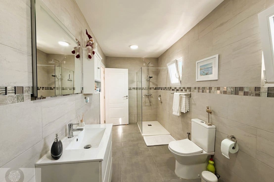 3 bedroom Villa for sale in Ayamonte with pool - € 350,000 (Ref: 9715549)