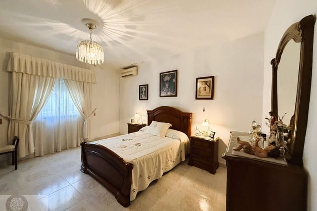 5 bedroom Townhouse for sale in Ayamonte - € 289,000 (Ref: 9745121)