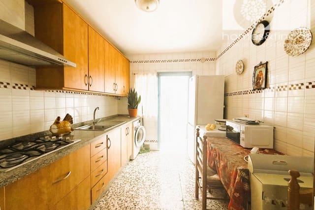 4 quarto Casa em Banda para venda em Ayamonte - 170 000 € (Ref: 9805372)