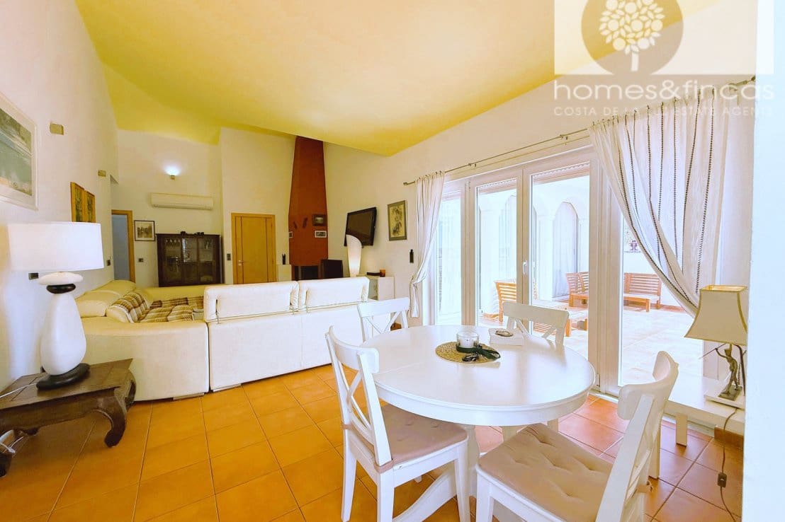 5 bedroom Villa for sale in Ayamonte with pool - € 549,000 (Ref: 9819145)