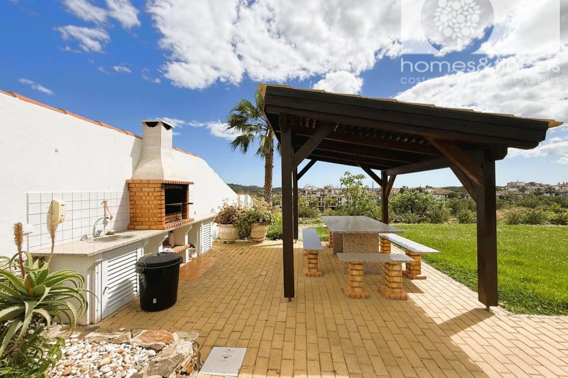 5 bedroom Villa for sale in Ayamonte with pool - € 549,000 (Ref: 9819145)