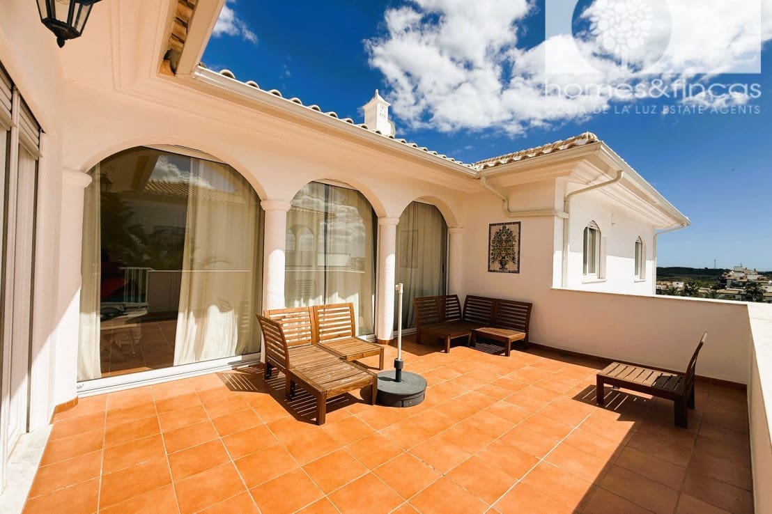 5 bedroom Villa for sale in Ayamonte with pool - € 549,000 (Ref: 9819145)