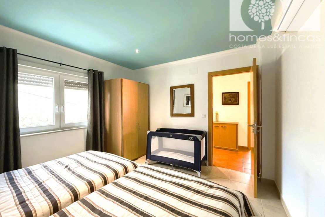 5 bedroom Villa for sale in Ayamonte with pool - € 549,000 (Ref: 9819145)