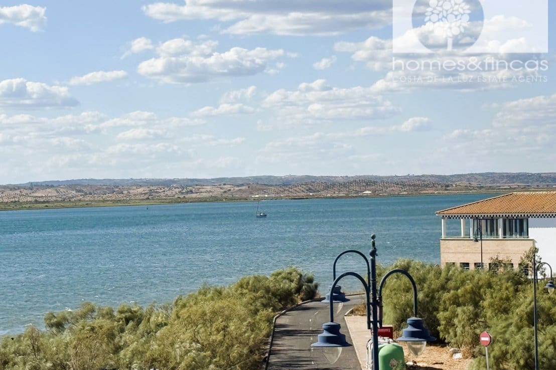3 bedroom Terraced Villa for sale in Ayamonte - € 319,900 (Ref: 9821333)
