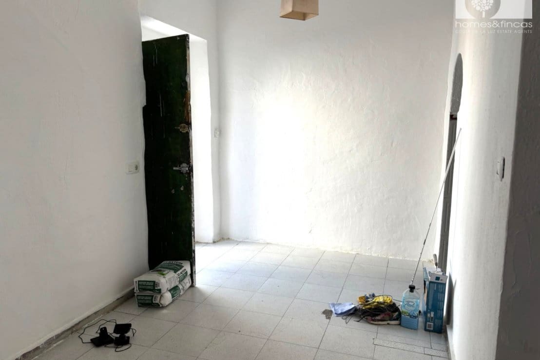 Hus til salgs i Ayamonte - € 50 000 (Ref: 9902306)