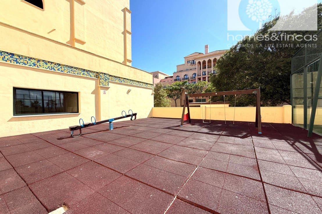 2 bedroom Apartment for sale in Ayamonte with pool garage - € 290,000 (Ref: 9928032)