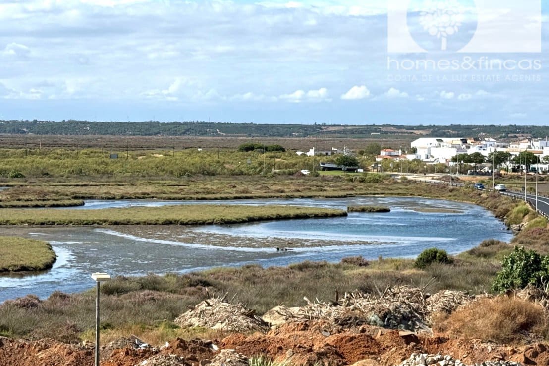 2 bedroom Apartment for sale in Ayamonte with pool garage - € 290,000 (Ref: 9928032)