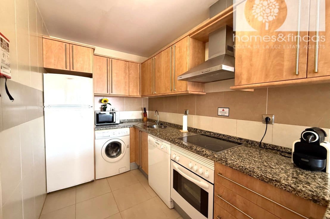 2 bedroom Apartment for sale in Ayamonte with pool garage - € 290,000 (Ref: 9928032)