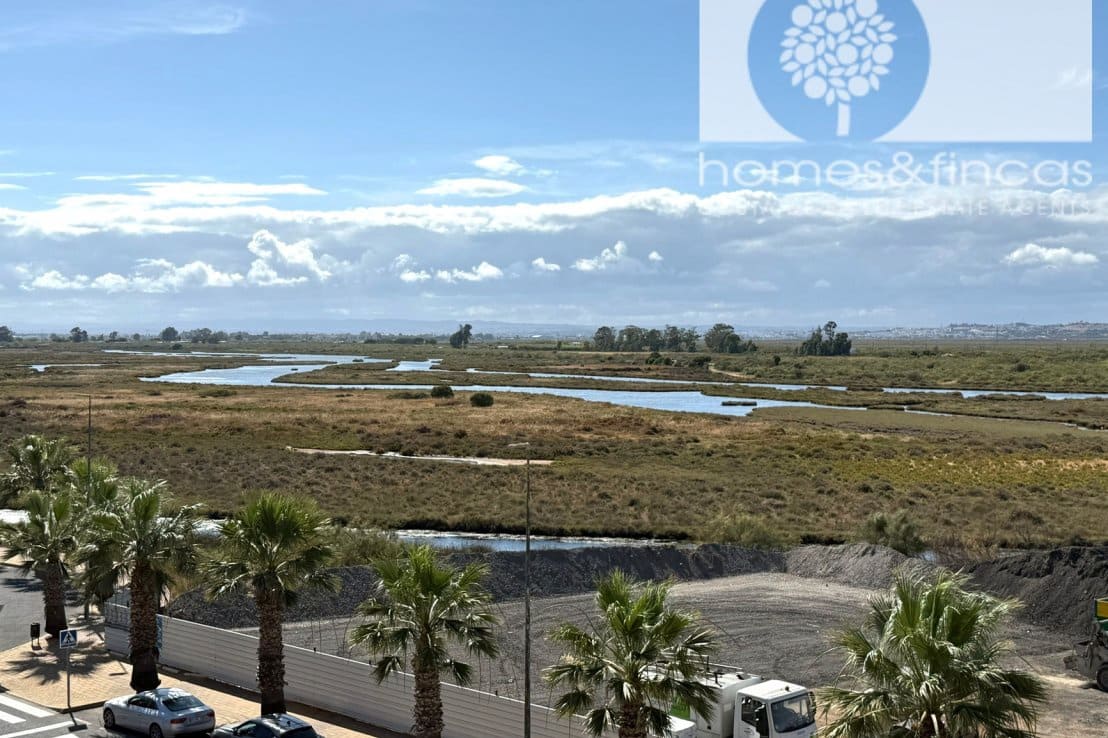 2 bedroom Apartment for sale in Ayamonte with pool garage - € 290,000 (Ref: 9928032)