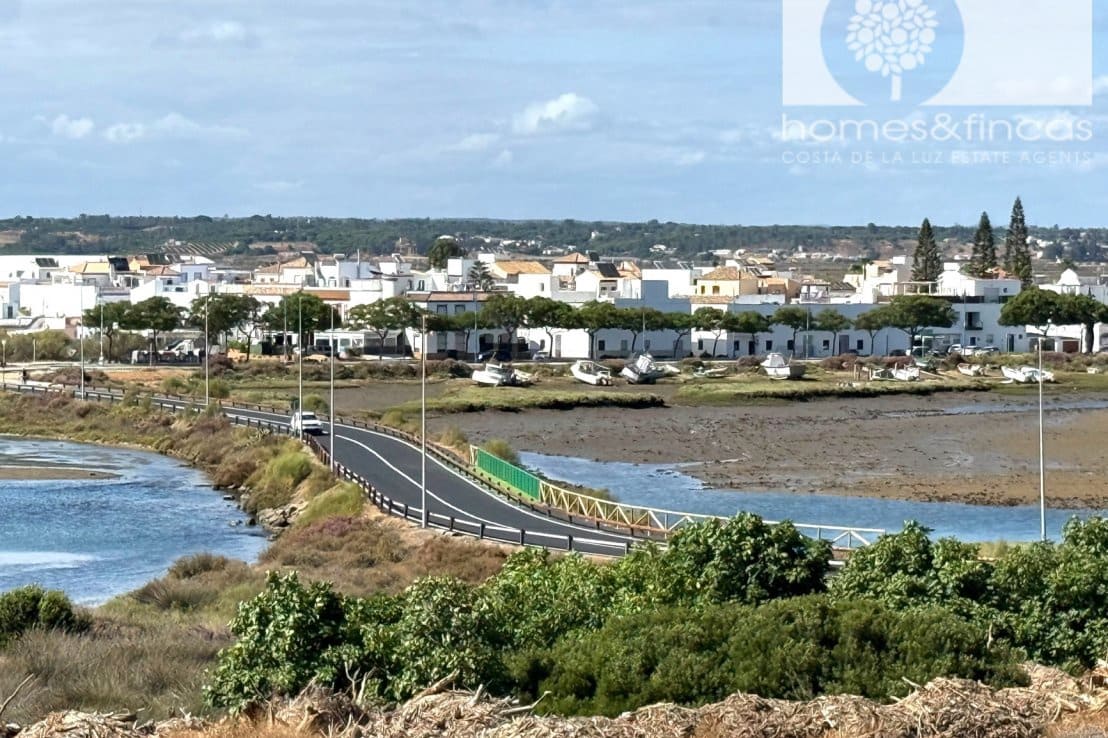 2 bedroom Apartment for sale in Ayamonte with pool garage - € 290,000 (Ref: 9928032)