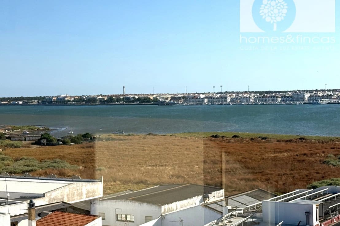 4 bedroom Apartment for sale in Ayamonte - € 180,000 (Ref: 9958516)