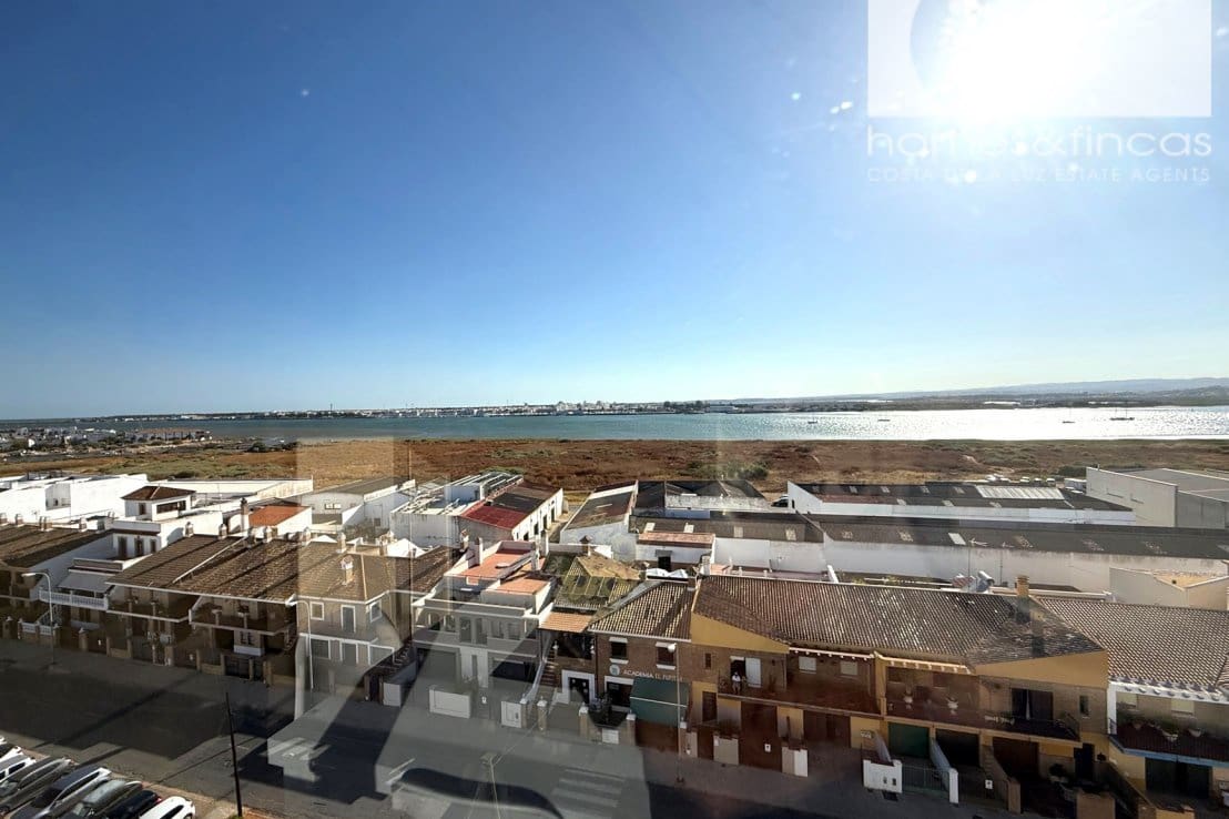 4 bedroom Apartment for sale in Ayamonte - € 180,000 (Ref: 9958516)