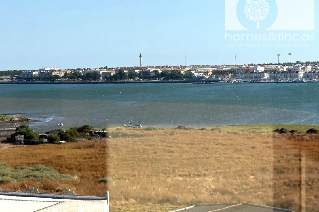4 bedroom Apartment for sale in Ayamonte - € 180,000 (Ref: 9958516)