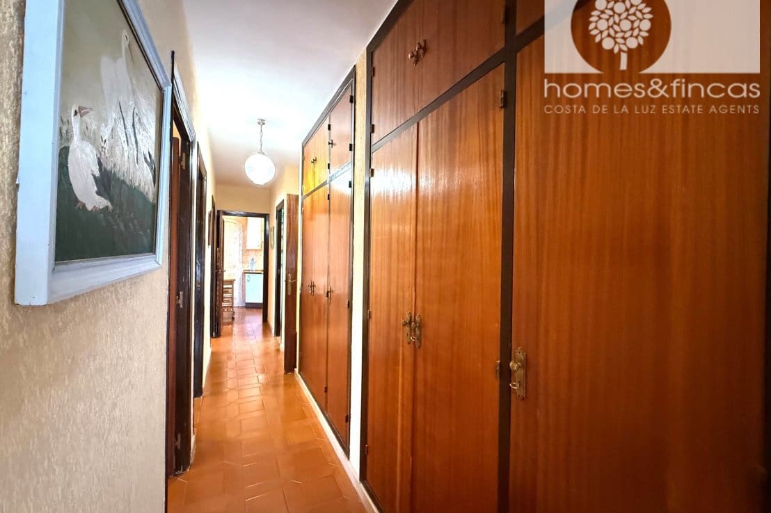 4 bedroom Apartment for sale in Ayamonte - € 180,000 (Ref: 9958516)
