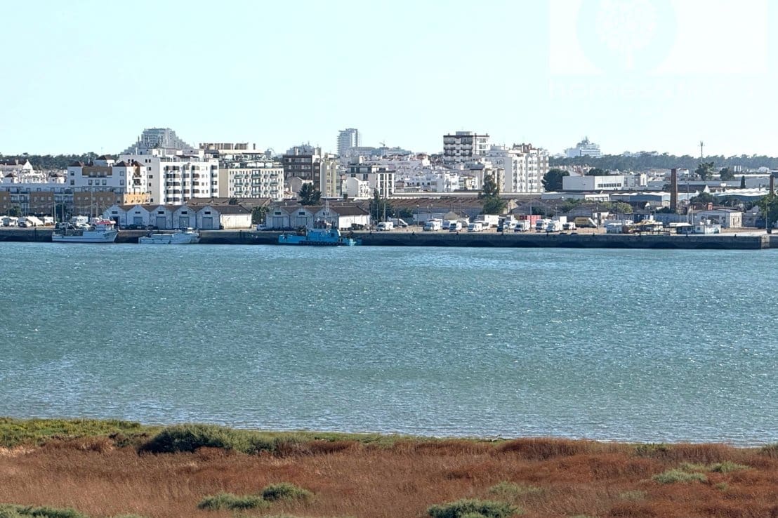 4 bedroom Apartment for sale in Ayamonte - € 180,000 (Ref: 9958516)