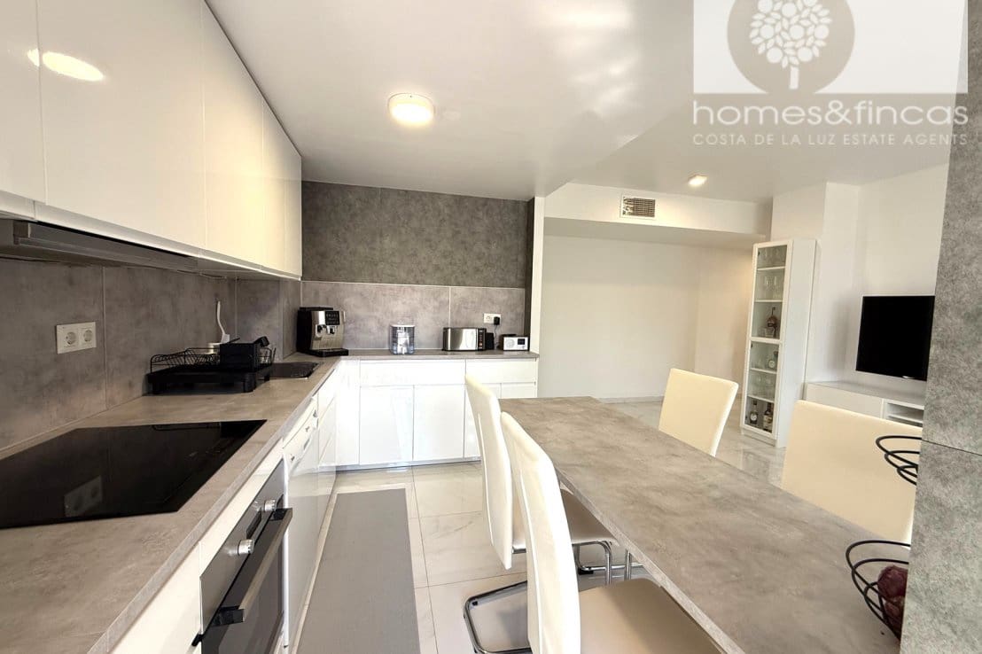 2 soverom Leilighet til salgs i Ayamonte med svømmebasseng garasje - € 249 999 (Ref: 9963550)