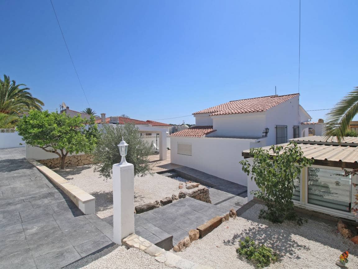 2 makuuhuone Huvila myytävänä paikassa Calpe / Calp mukana uima-altaan 
autotalli - 372 000 € (Ref: 10103506)