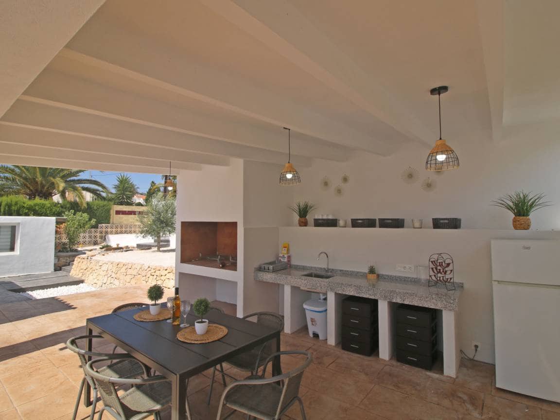 2 makuuhuone Huvila myytävänä paikassa Calpe / Calp mukana uima-altaan 
autotalli - 372 000 € (Ref: 10103506)