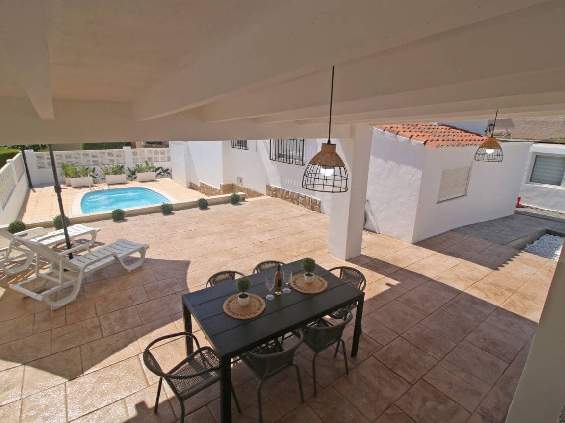 2 makuuhuone Huvila myytävänä paikassa Calpe / Calp mukana uima-altaan 
autotalli - 372 000 € (Ref: 10103506)
