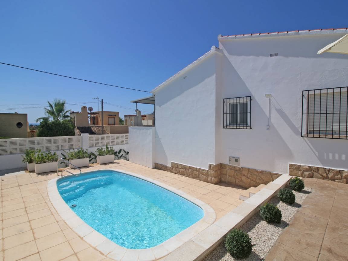 2 makuuhuone Huvila myytävänä paikassa Calpe / Calp mukana uima-altaan 
autotalli - 372 000 € (Ref: 10103506)