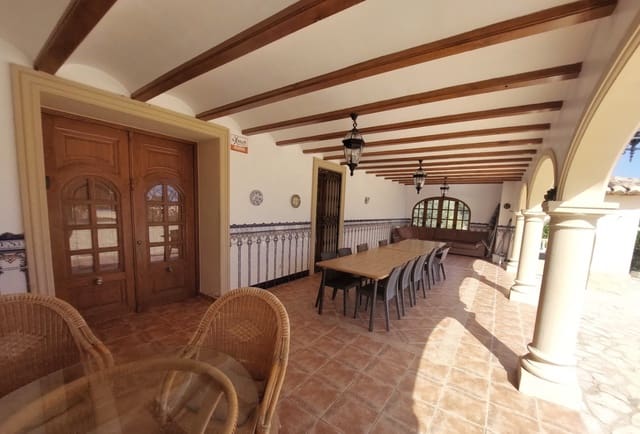 8 slaapkamer Villa te koop in Pueblo, Calpe / Calp met zwembad garage - € 800.000 (Ref: 10165657)