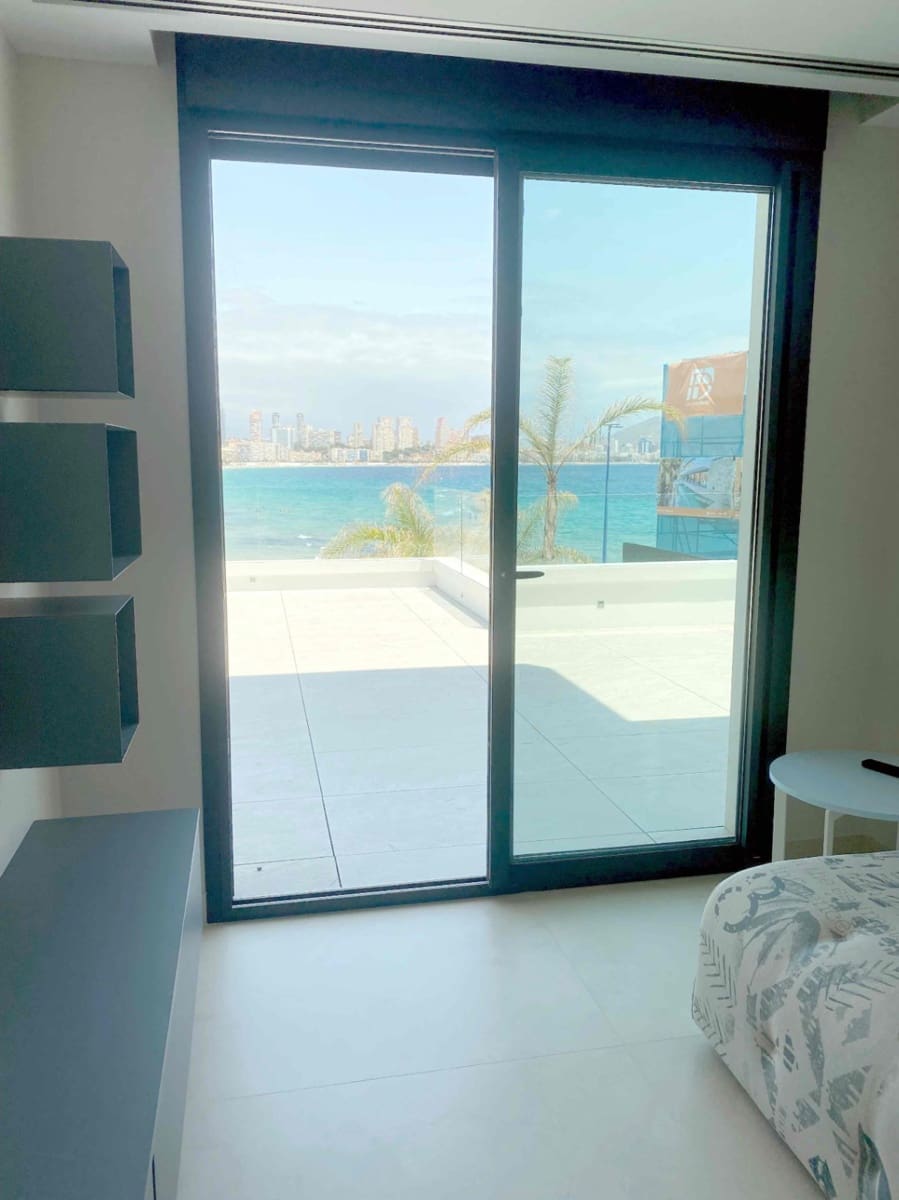 4 sypialnia Penthouse na sprzedaż w Benidorm z basenem garażem - 1 650 000 € (Ref: 5233315)