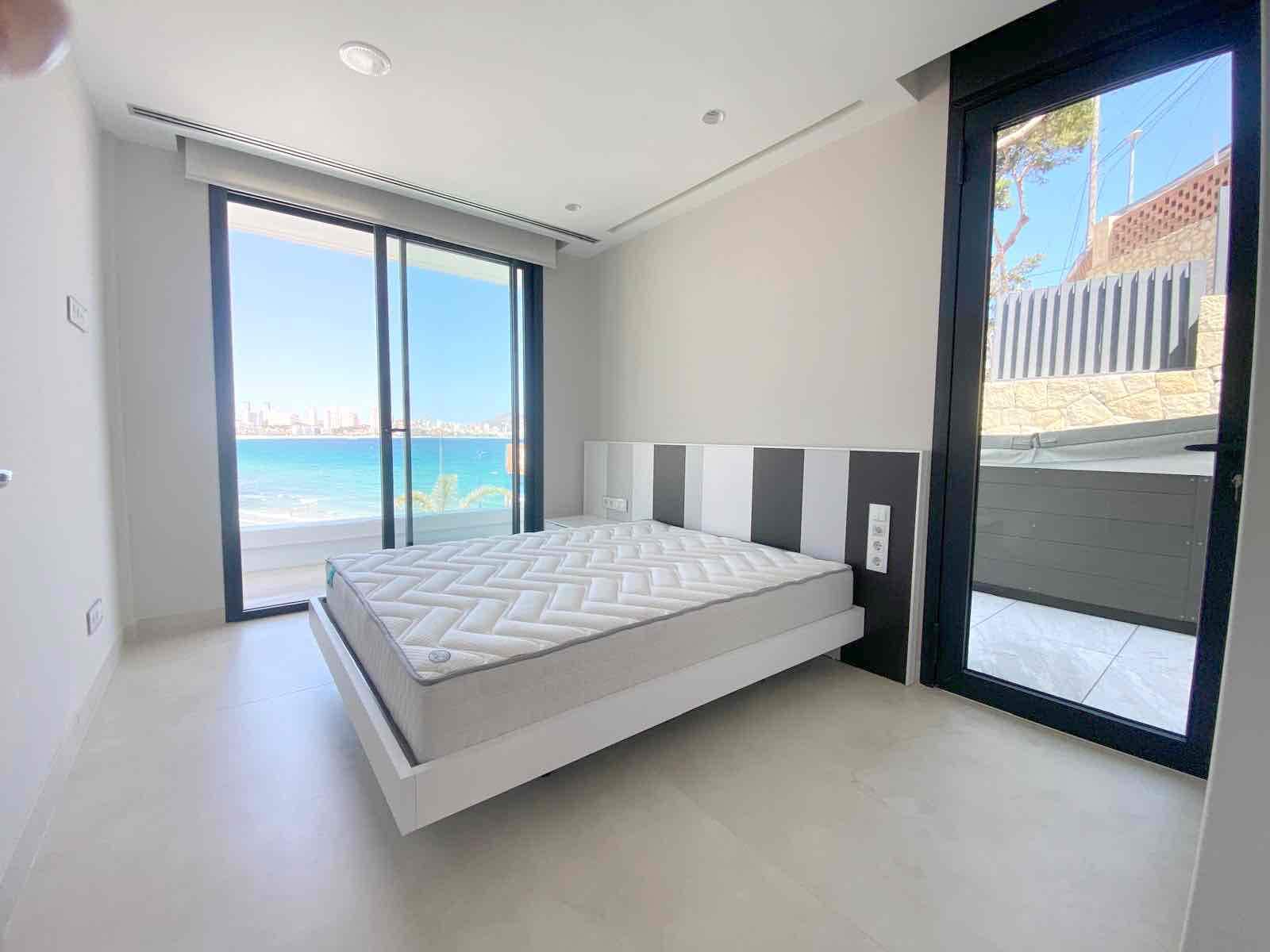 4 sypialnia Penthouse na sprzedaż w Benidorm z basenem garażem - 1 650 000 € (Ref: 5233315)
