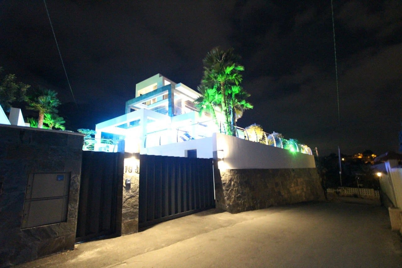 Chalet de 4 habitaciones en Calpe / Calp en venta con piscina garaje - 1.890.000 € (Ref: 5233557)