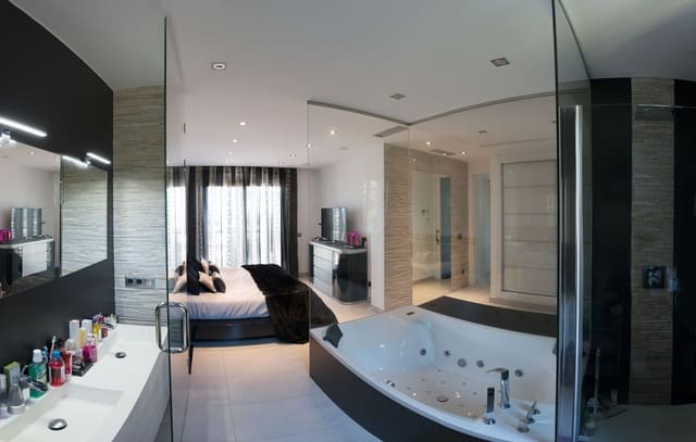 Chalet de 4 habitaciones en Calpe / Calp en venta con piscina garaje - 1.890.000 € (Ref: 5233557)