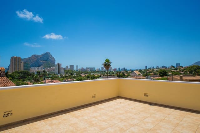 3 bedroom Villa for sale in Calpe / Calp with pool garage - € 750,000 (Ref: 7015644)