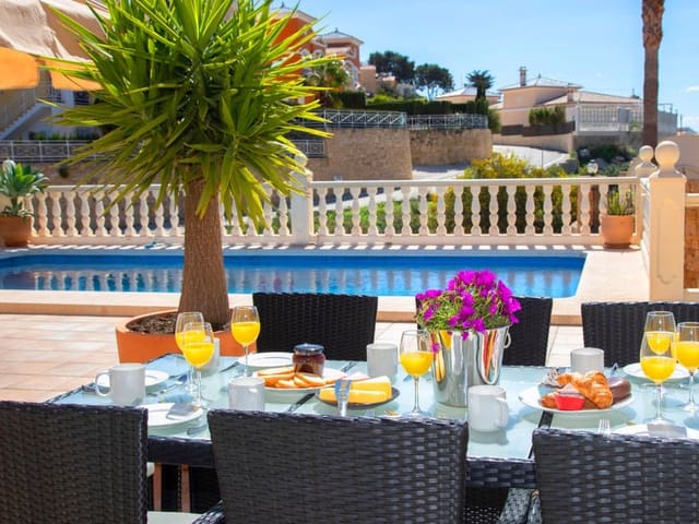 5 makuuhuone Huvila myytävänä paikassa Pueblo, Calpe / Calp mukana uima-altaan 
autotalli - 820 000 € (Ref: 7975976)