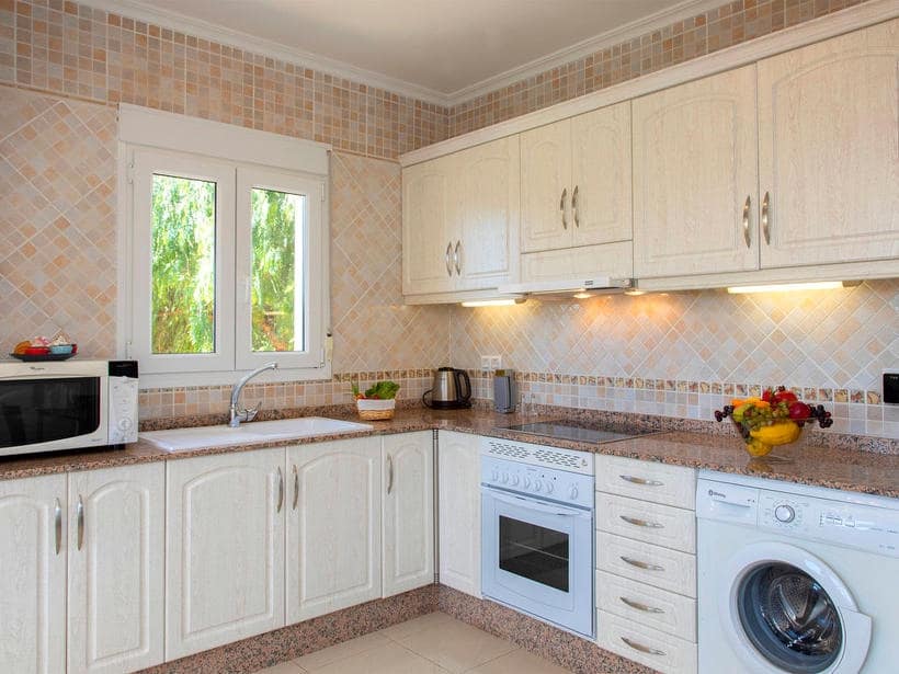 5 chambre Villa/Maison à vendre à Calpe / Calp avec piscine garage - 820 000 € (Ref: 7975976)